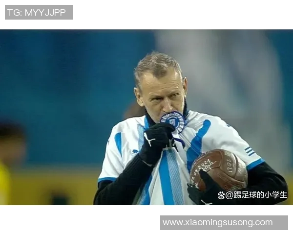 退役足球明星重返赛场的感人故事与精彩瞬间回顾